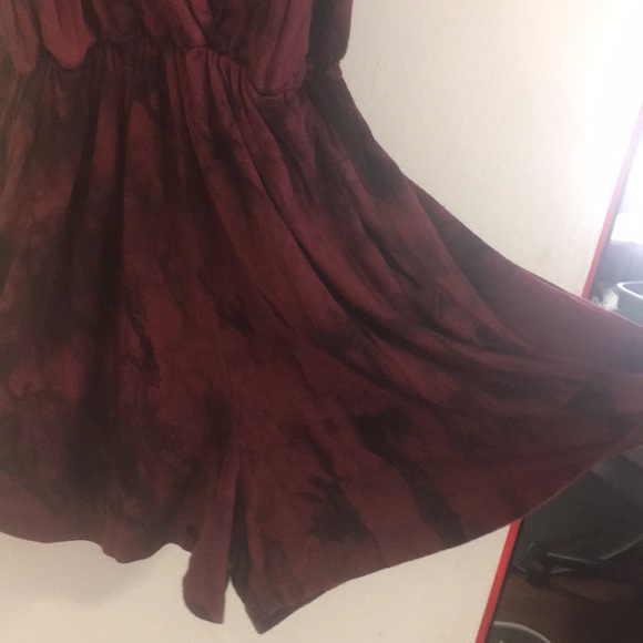 ❤️Ginger G Romper in Rust Red/Black Tye-Dye (S)🖤 - Picture 3 of 9